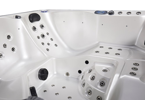 JOYEE bluetooth music spa hot tub.
