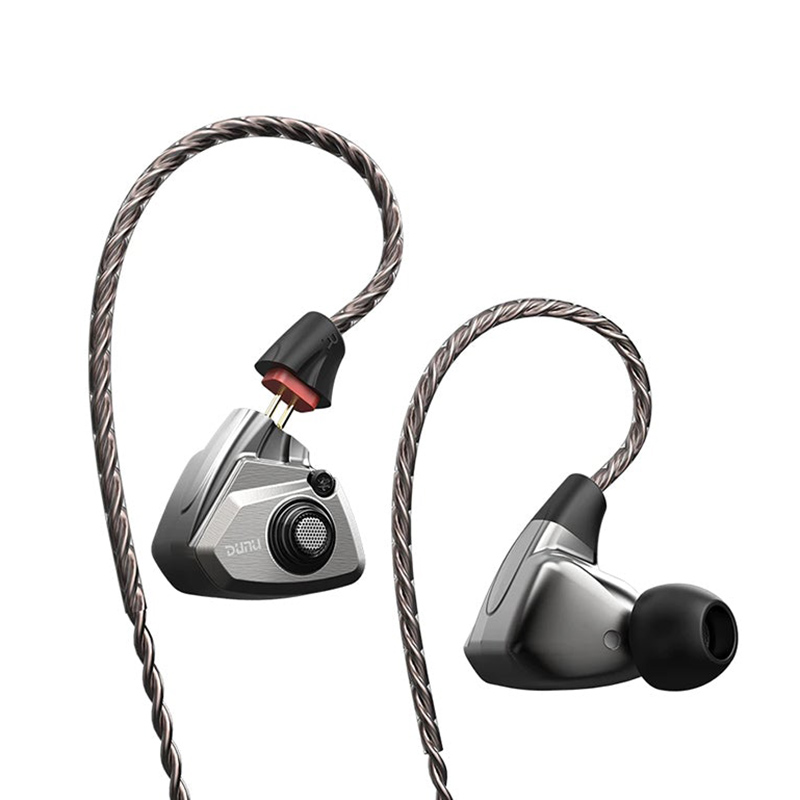 titan earphones company