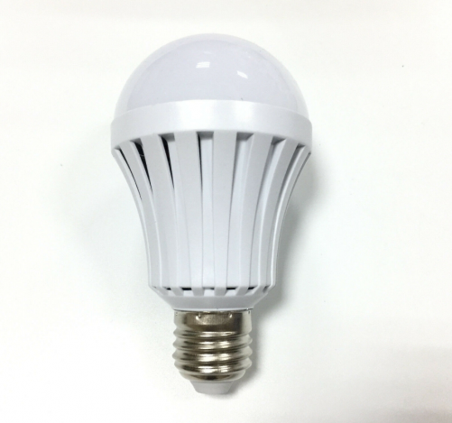 China Manufacturers 5W 7W 9W 12W E27 E26 B22 Smart Charge Emergency Rechargeable LED Light Bulb CE ROHS