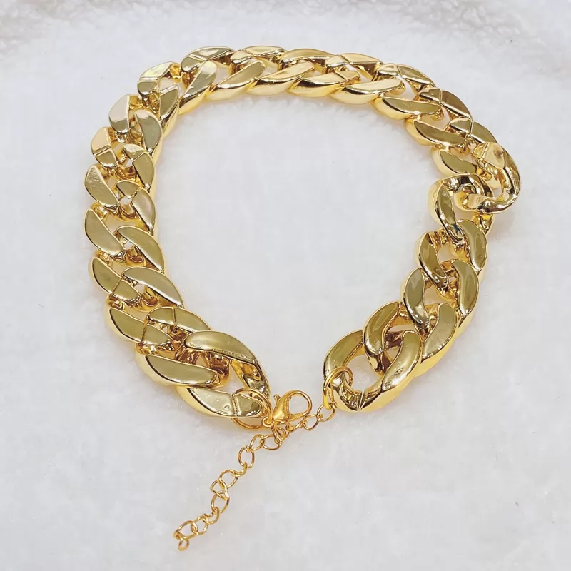 Thick gold necklace (universal)