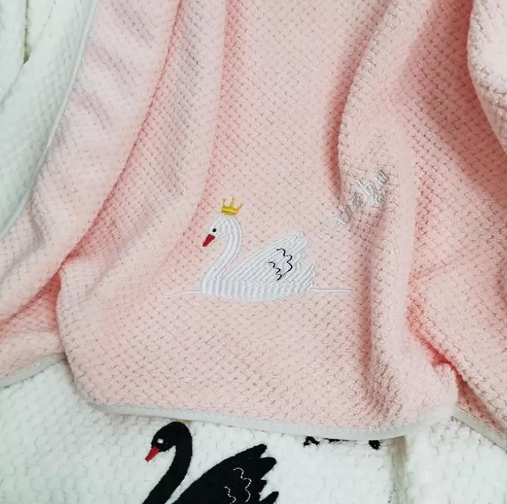 Embroidered models (pink)