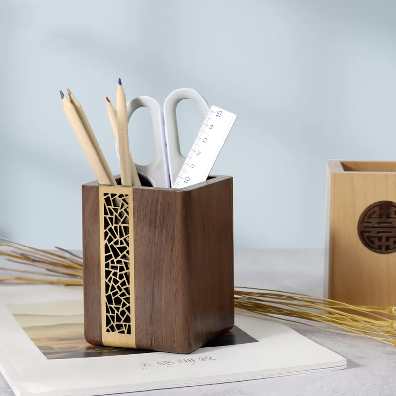 Nordic creative retro solid wood pen holder