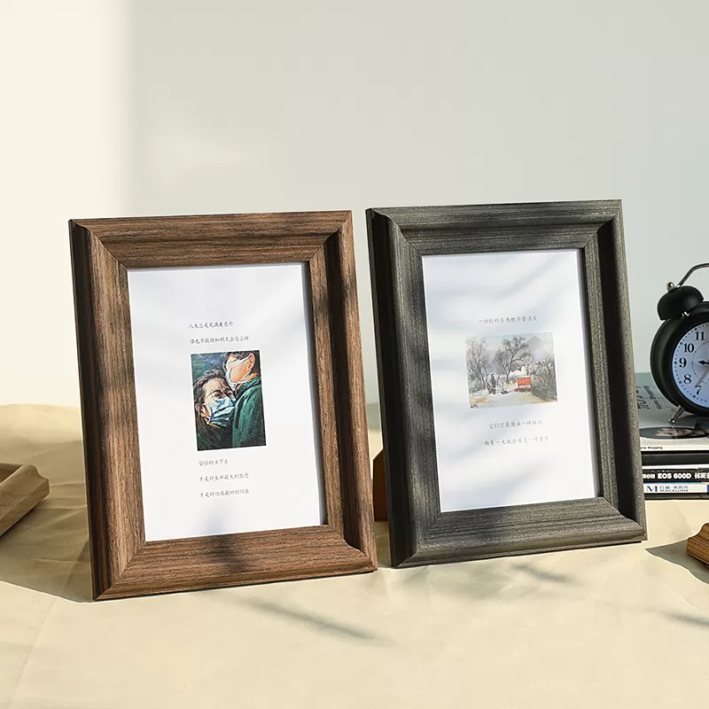 Solid wood photo printing and photo frame setting, photo frame hanging on the wall