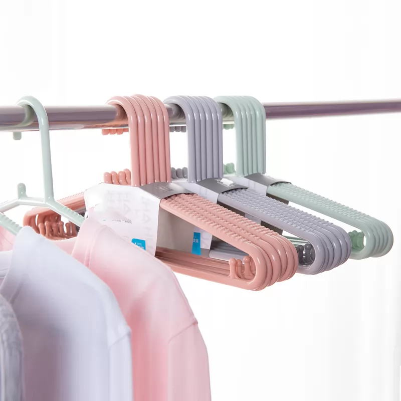 Plastic traceless antiskid clothes hanger household clothes rack clothes cooler