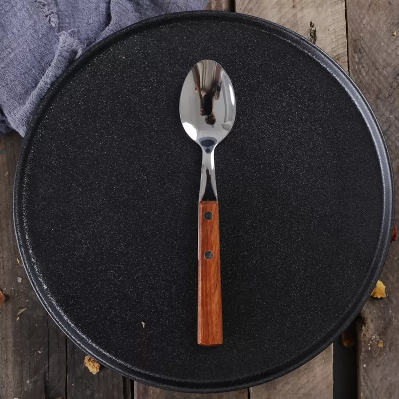 Log-colored pear spoon