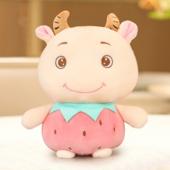 Strawberry cattle 25cm