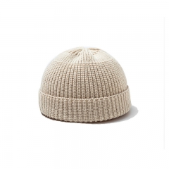 Double hook knitted hat - off white