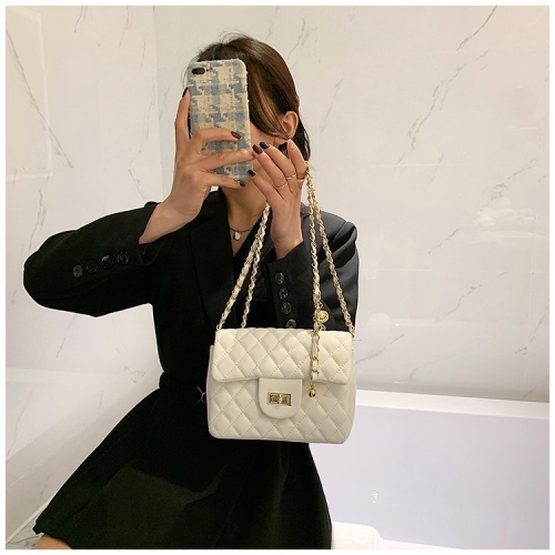 New fashion Korean versatile Messenger Bag Fashion rhombic chain bag