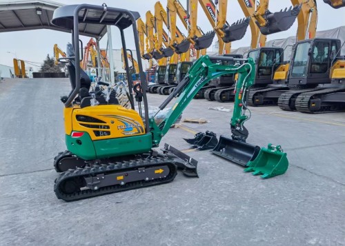 ACM FR18E compact excavator