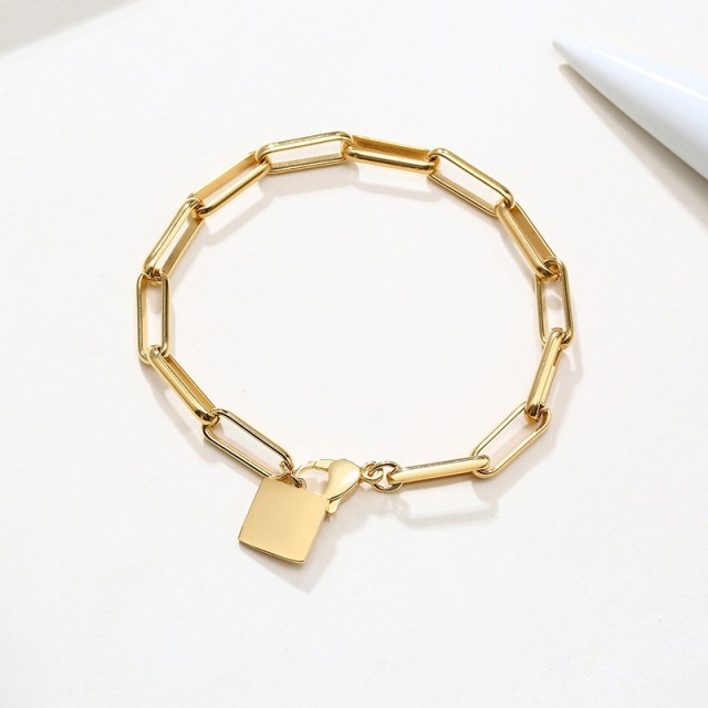 Minimalist chunky clip chain bracelet with square tag in gold plating B-758