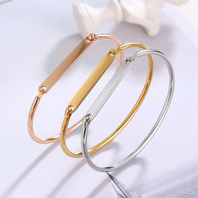 Minimalist openable bangle bracelet with bar in stainless steel B-390