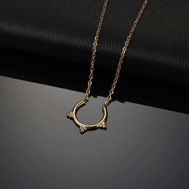 Half vintage frame necklace in gold plating stainless steel