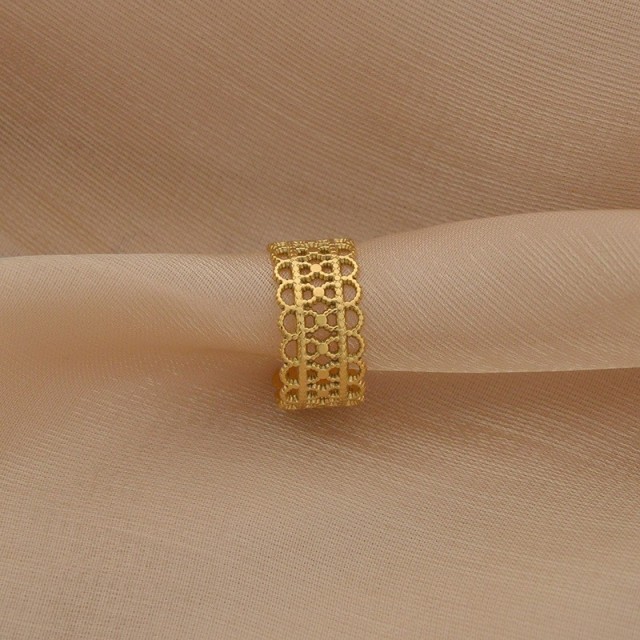 Bague en plaqué or motifs ajourés dentelle lace pattern adjustable ring