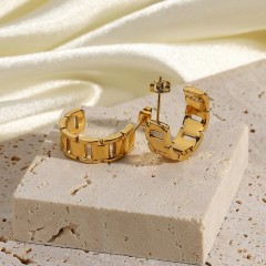 Bold Brick Link Half Hoop Earrings in gold plating, long-lasting