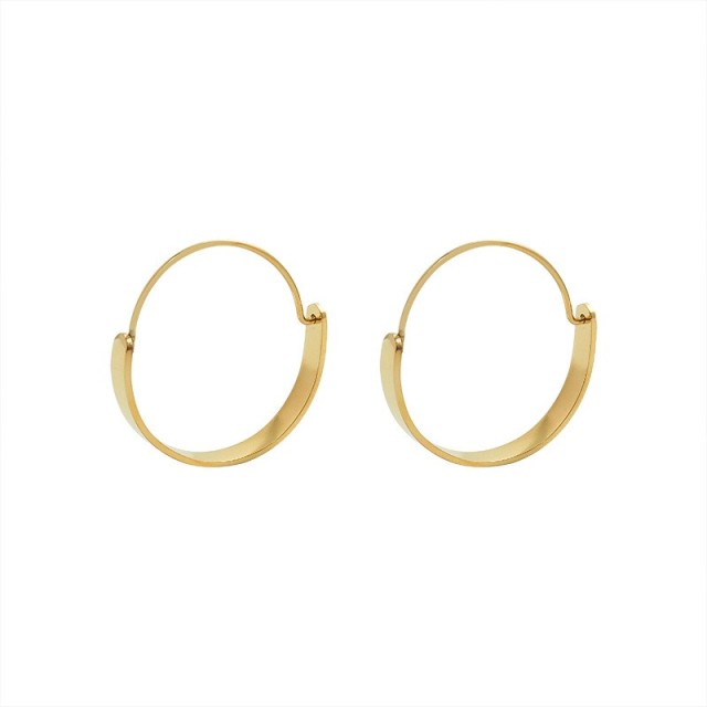 Minimalist hoop earrings in gold plated stainless steel