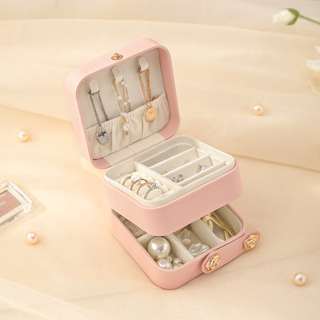 Portable 3 - Layer Large Capacity Jewelry Box / Boîte de stockage de bijoux