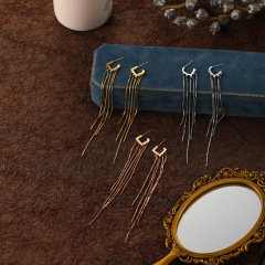 Fashion C-shaped STAINLESS STEEL CHAIN TASSELS EARRINGS / Boucle d'oreilles en acier inoxydable