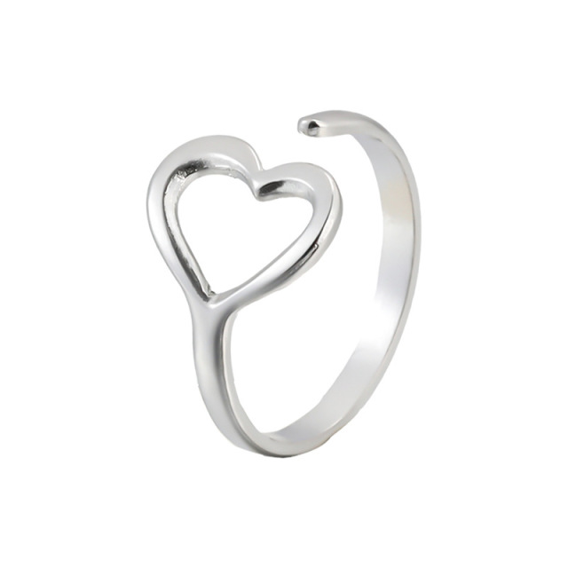 Romantic Hollowed-out Heart Shape Stainless Steel Opening Adjustable ring / Bague réglable en acier inoxydable