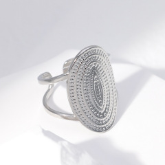 Exaggerated Textured Oval Stainless Steel opening Adjustable ring / Bague réglable en acier inoxydable