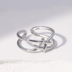 Simple Line Weaving Hollow Out Stainless Steel opening Adjustable ring / Bague réglable en acier inoxydable