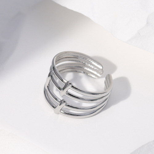 Simple Hollow Out Stainless Steel Opening Cuff Ring / Bague ouverte en acier inoxydable