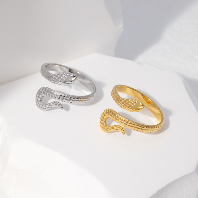 Simple Snake Shape Design Stainless Steel Opening Ring / Bague ouverte en acier inoxydable