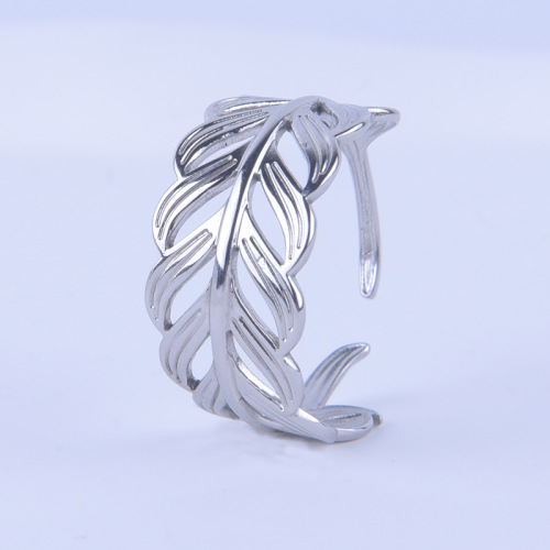 Elegant Leaf Shaped Stainless Steel Adjustable Ring / Bague réglable en acier inoxydable