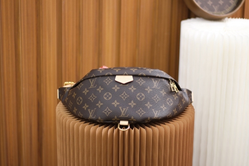 Top Grade (SP)  LV BUMBAG