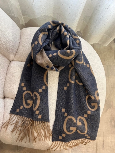 Top grade Gucci scarf 