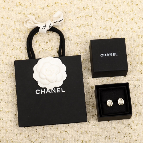 Chanel earring