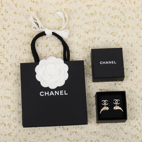 Chanel earring