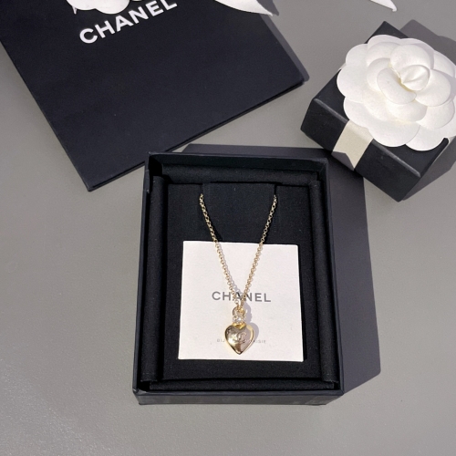 Top grade Chanel necklace