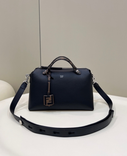 Fendi boston (Bag accessories not included）