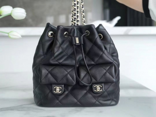 Top boutique (cc)Chanel bucket bag