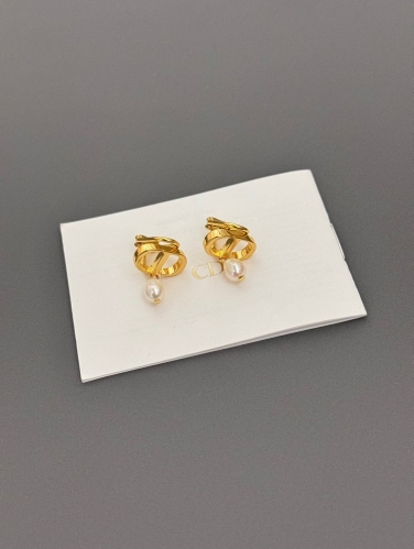 Top grade Dior ear clip