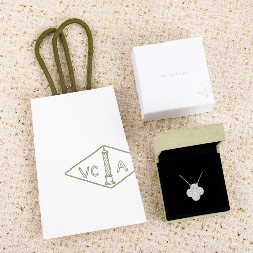 Top grade VCA necklace