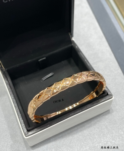 Top grade Chanel Coco crush bangle