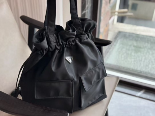 Normal grade (1:1) Prada Tote bag