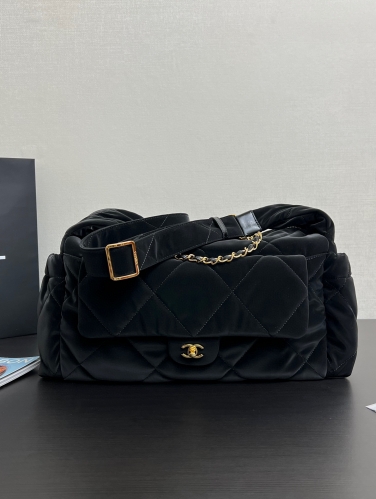 Import boutique grade Chanel ski bag