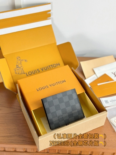 LV wallet  M62288