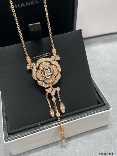 Top grade Chanel necklace