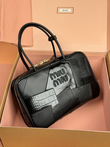 MiuMiu Beau bandbag