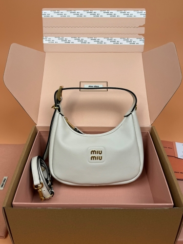 MiuMiu hobo