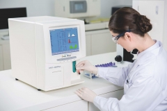 URIT-3000plus Vet Automatic Hematology Analyzer With 19 Parameters For Cbc Testing And Micro Sampling Technology