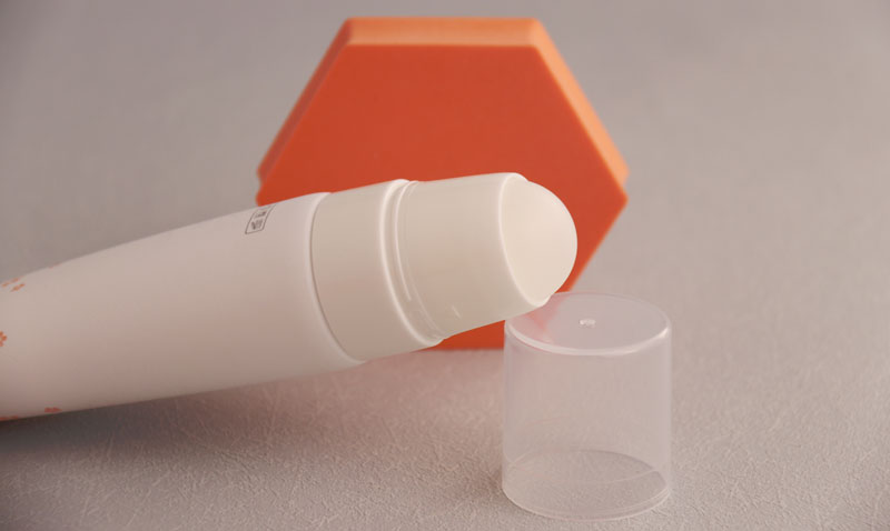  Cosmetic Squeeze Tube Packaging With Plastic Roller Ball