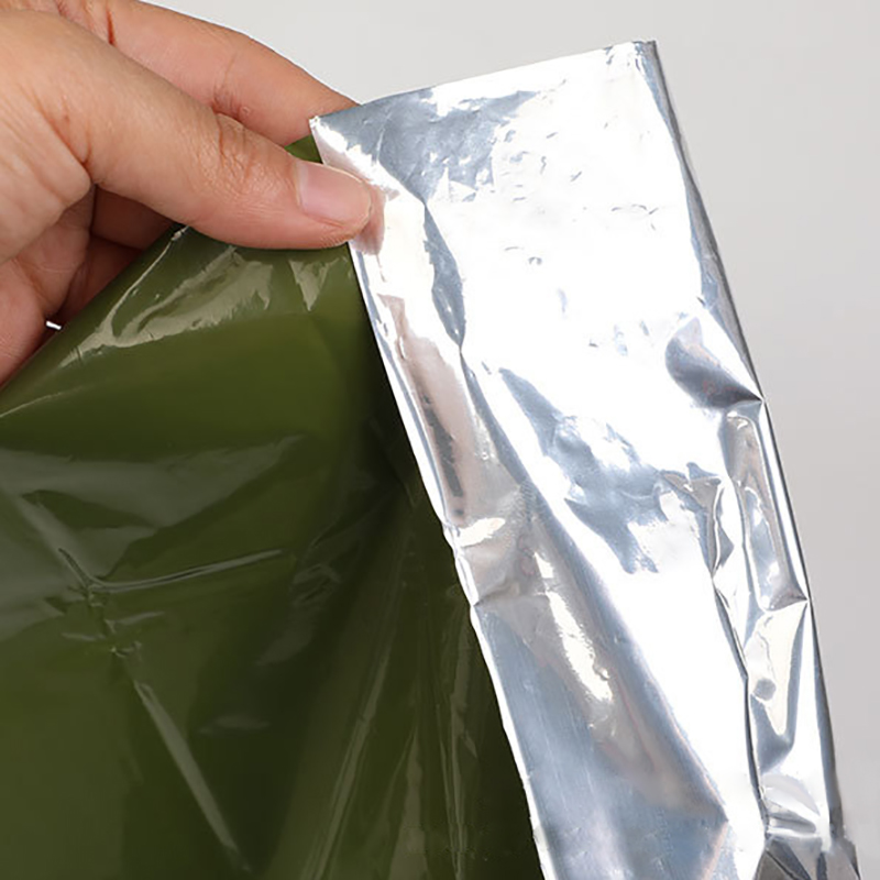 PE + Aluminium Foil Emergency Rescue Blanket Outdoor Waterproof Keep Warm Survival Blanket Insulation Sunscreen Blanket 130*210CM
