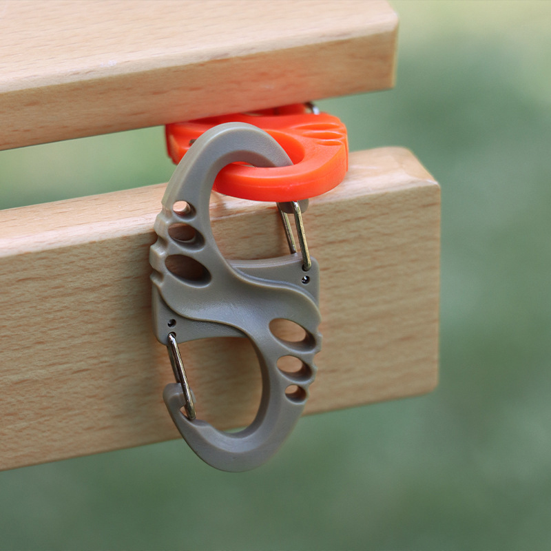 Outdoor Sports Hollowed out Plastic Buckle Keychain for Camping Hiking
