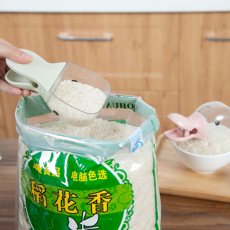 Multifunctional Dog Cat Food Shovel Spoon Feeding Spoon Sealed Bag Clip Creative Measuring Cup Curved Design Easy To Clean