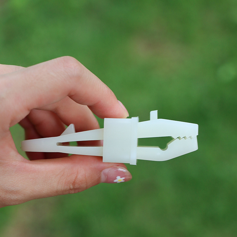 Plastic Glow-in-the-Dark Tent Windproof Fixed Clip with Inverted Pull Point Hook for Outdoor Camping Canopy