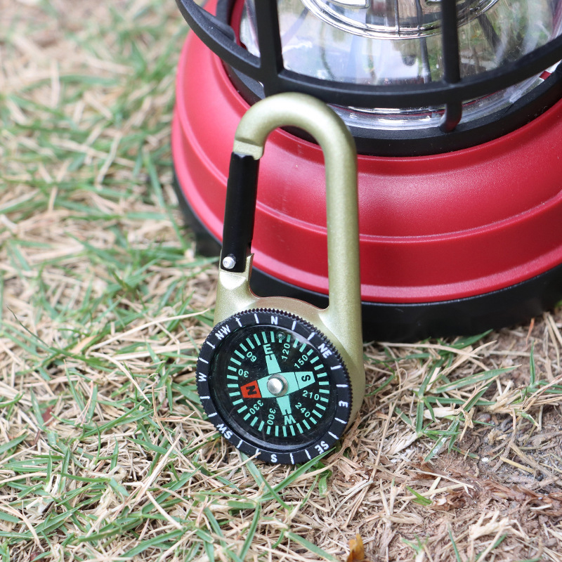 Survival Gear Multifunctional Compass Alloy Mountaineering Buckle Keychain for for Outdoor Hiking Camping